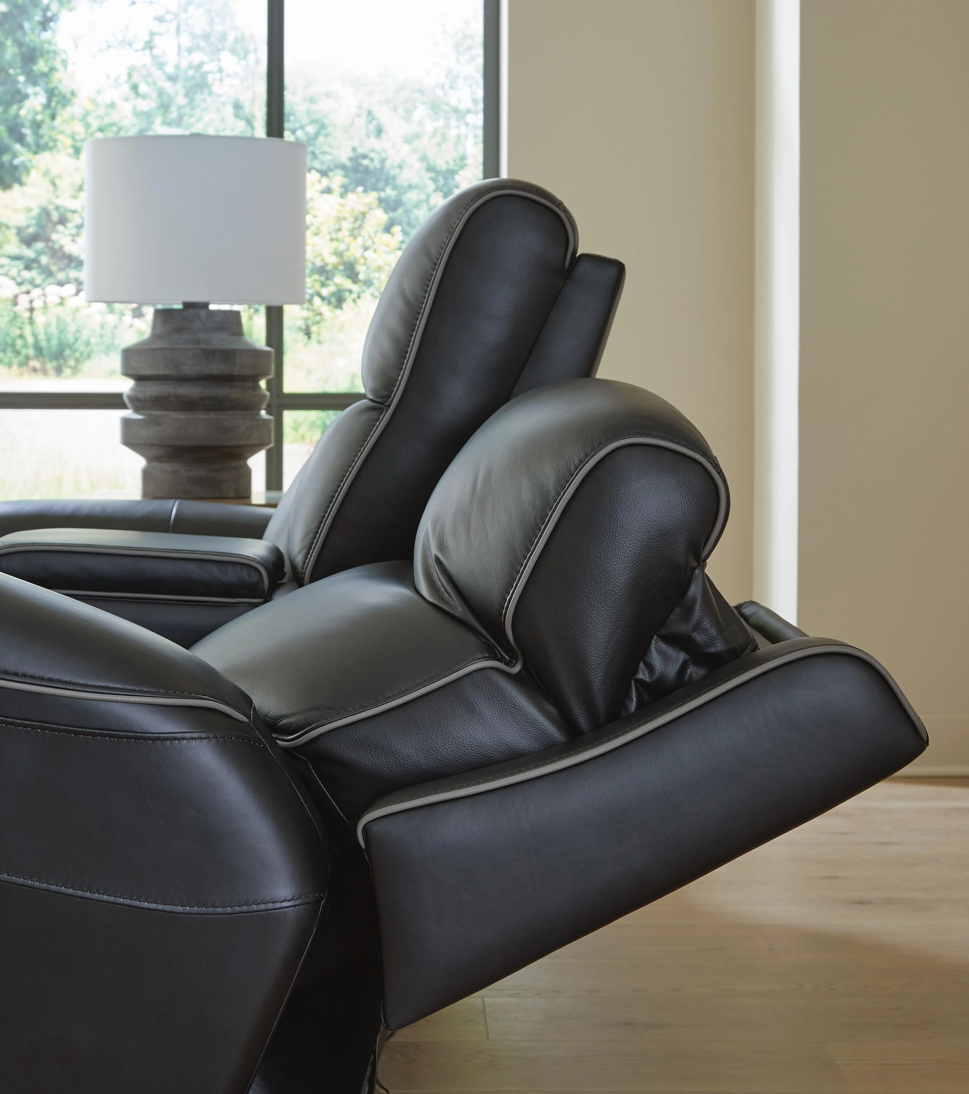 5Z-Comfort Power Reclining Living Room Set - Image 6