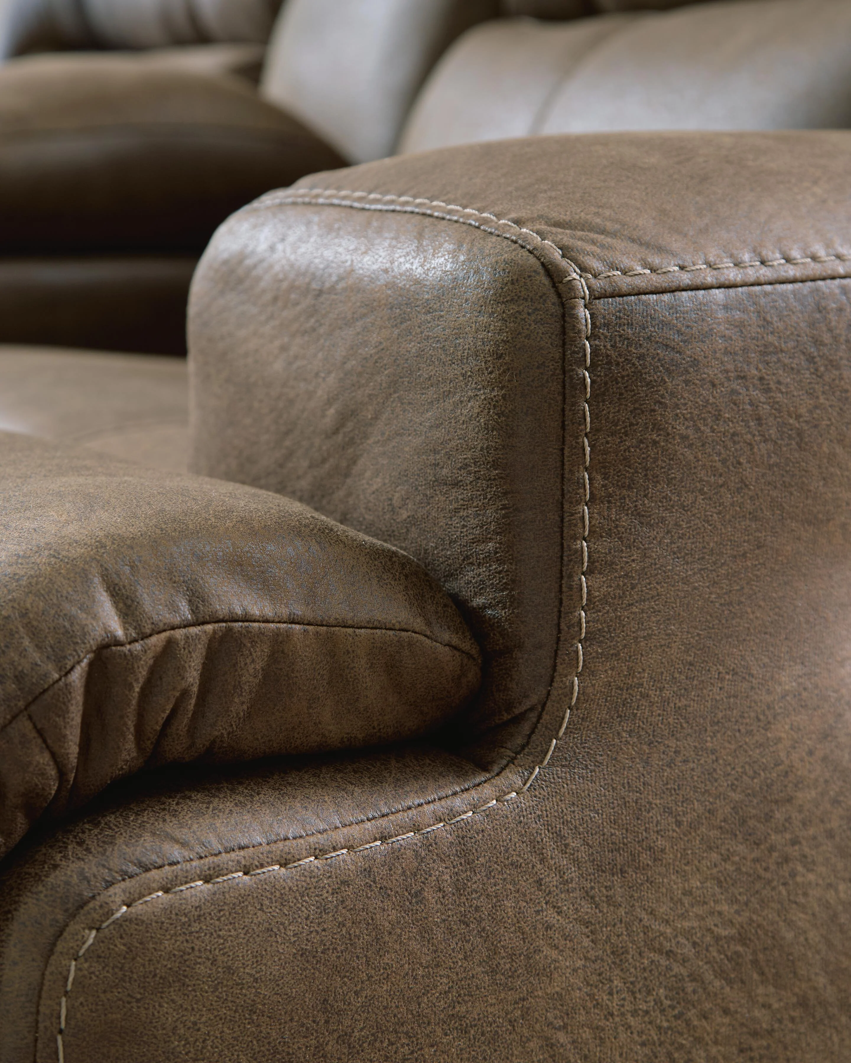 Beckley Place Power Reclining Loveseat with Console - Image 13
