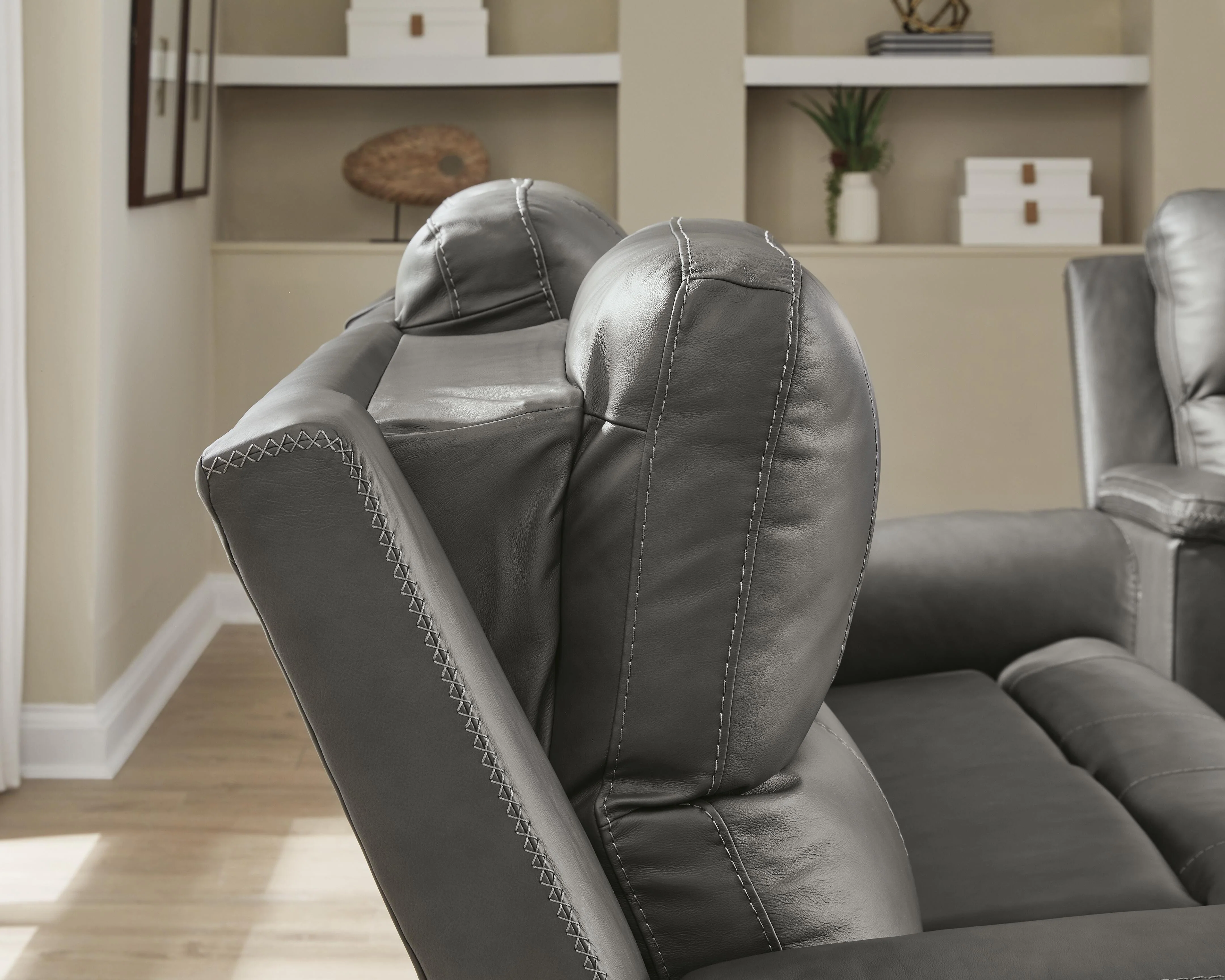 Bleckley Power Reclining Loveseat with Console - Image 22