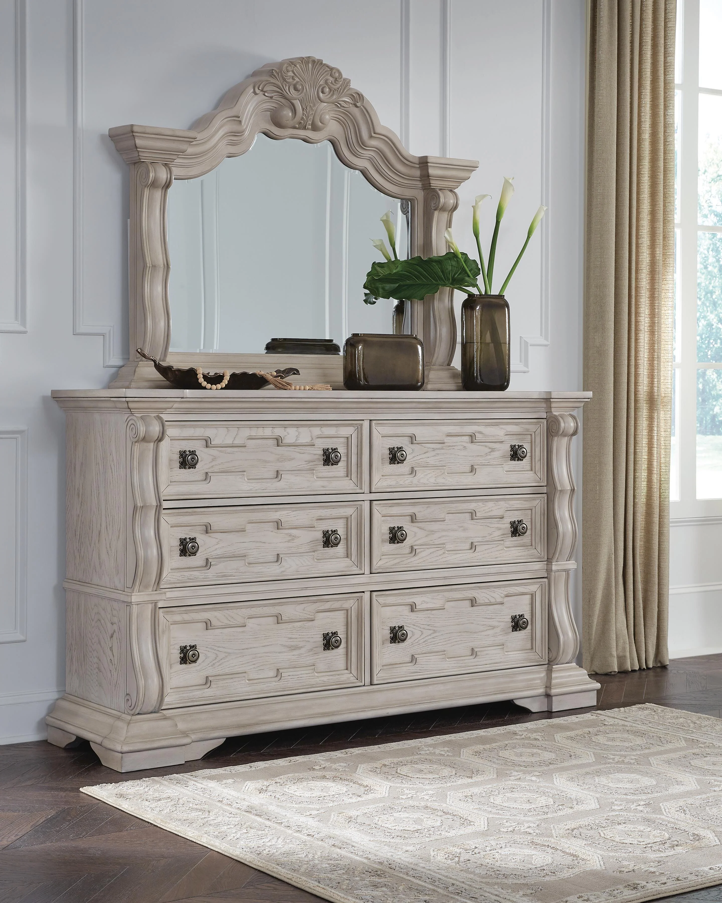 Bruchandi Bedroom Set - Image 8