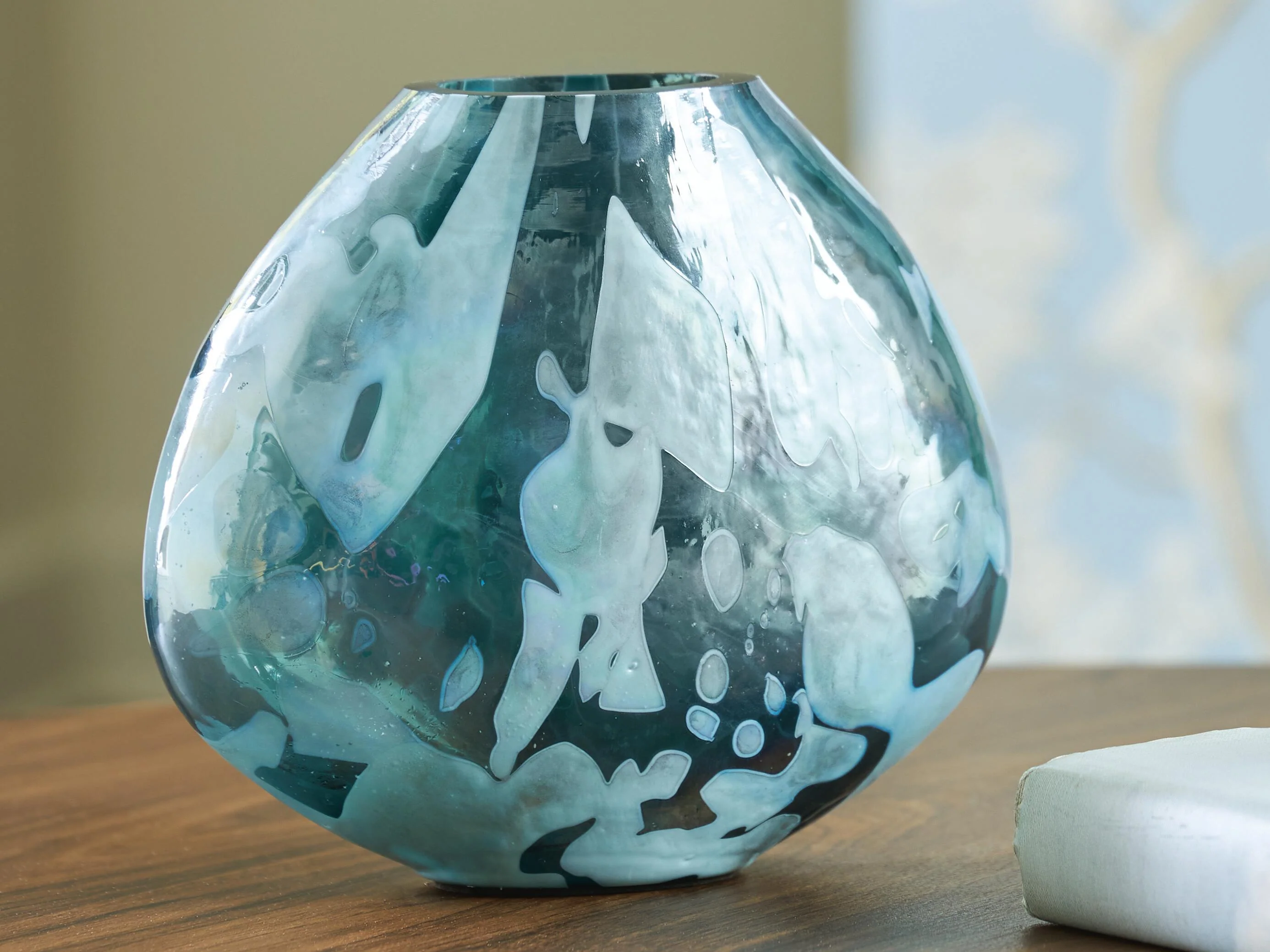 Cartshaw Vase - Image 2