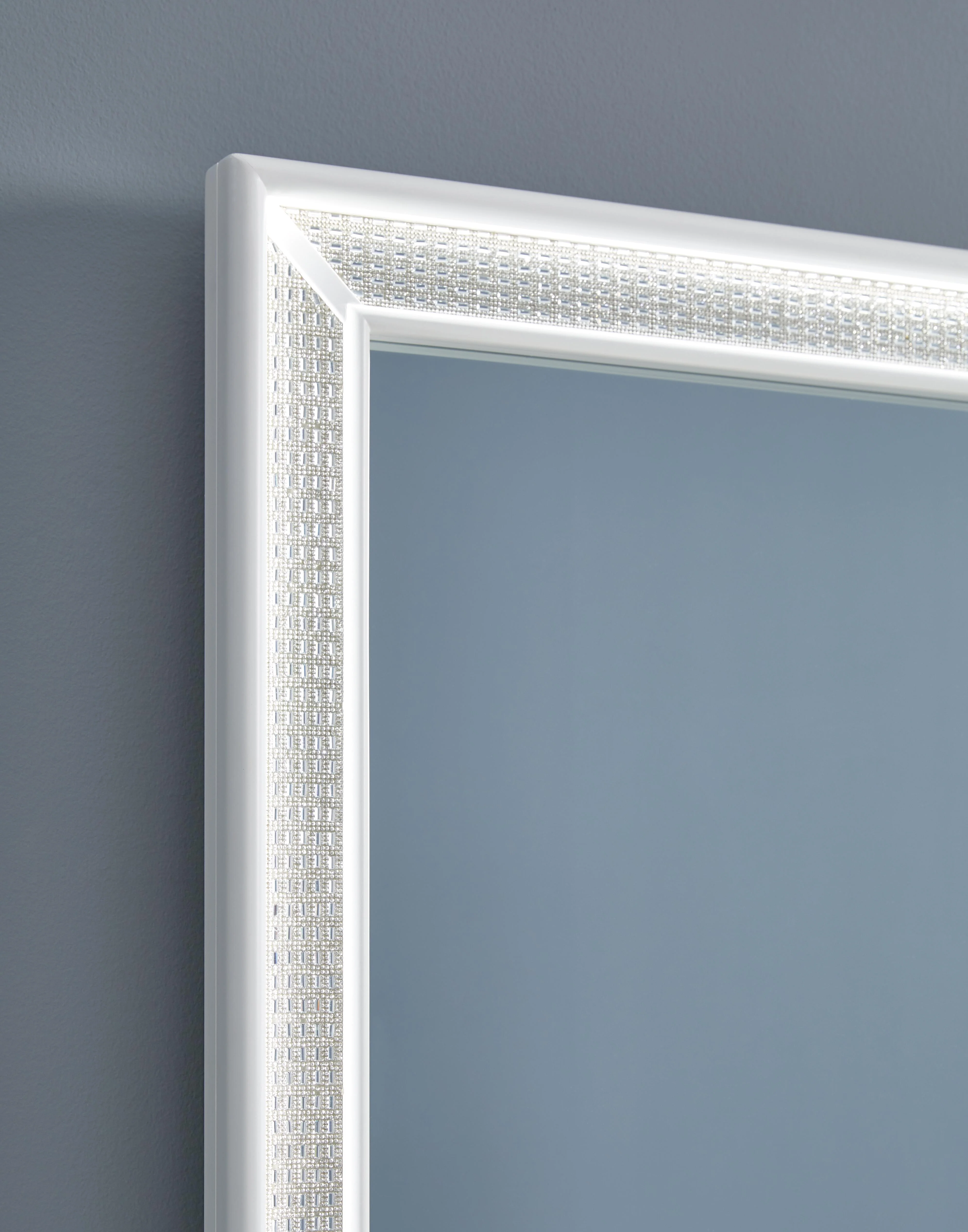 Chalanna Vanity with Mirror - Image 8