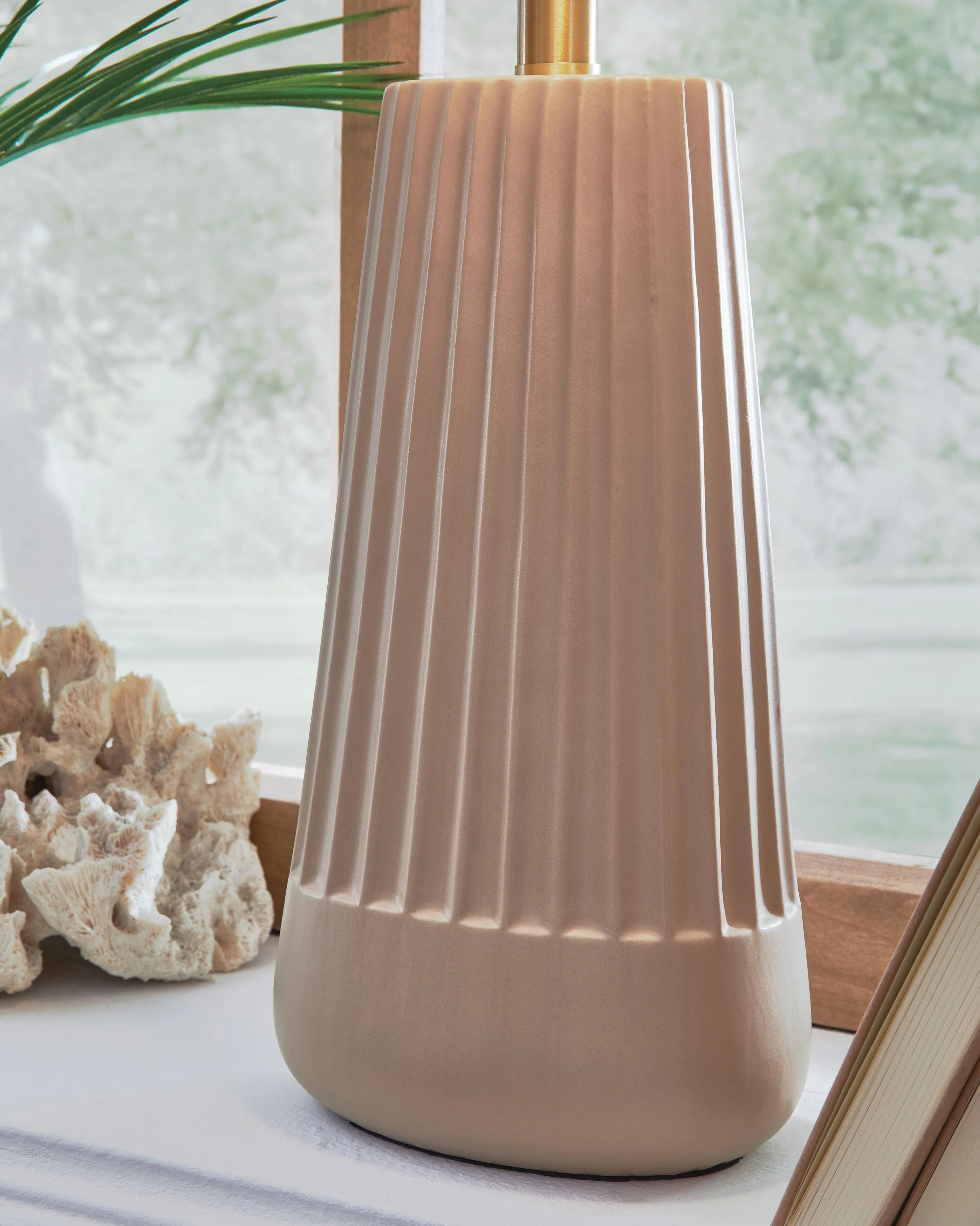 Dellner Table Lamp - Image 5