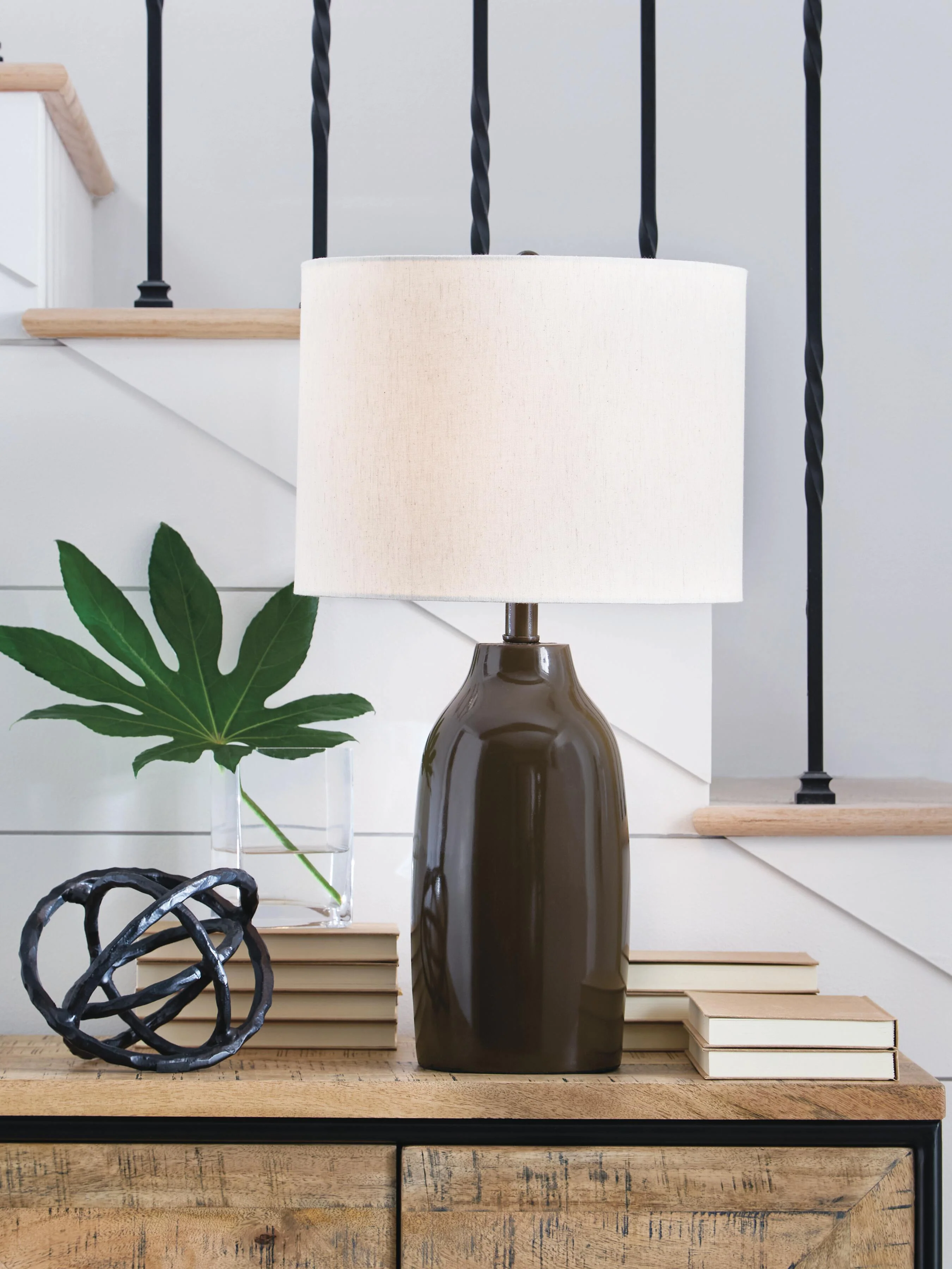 Jyler Table Lamp - Image 2