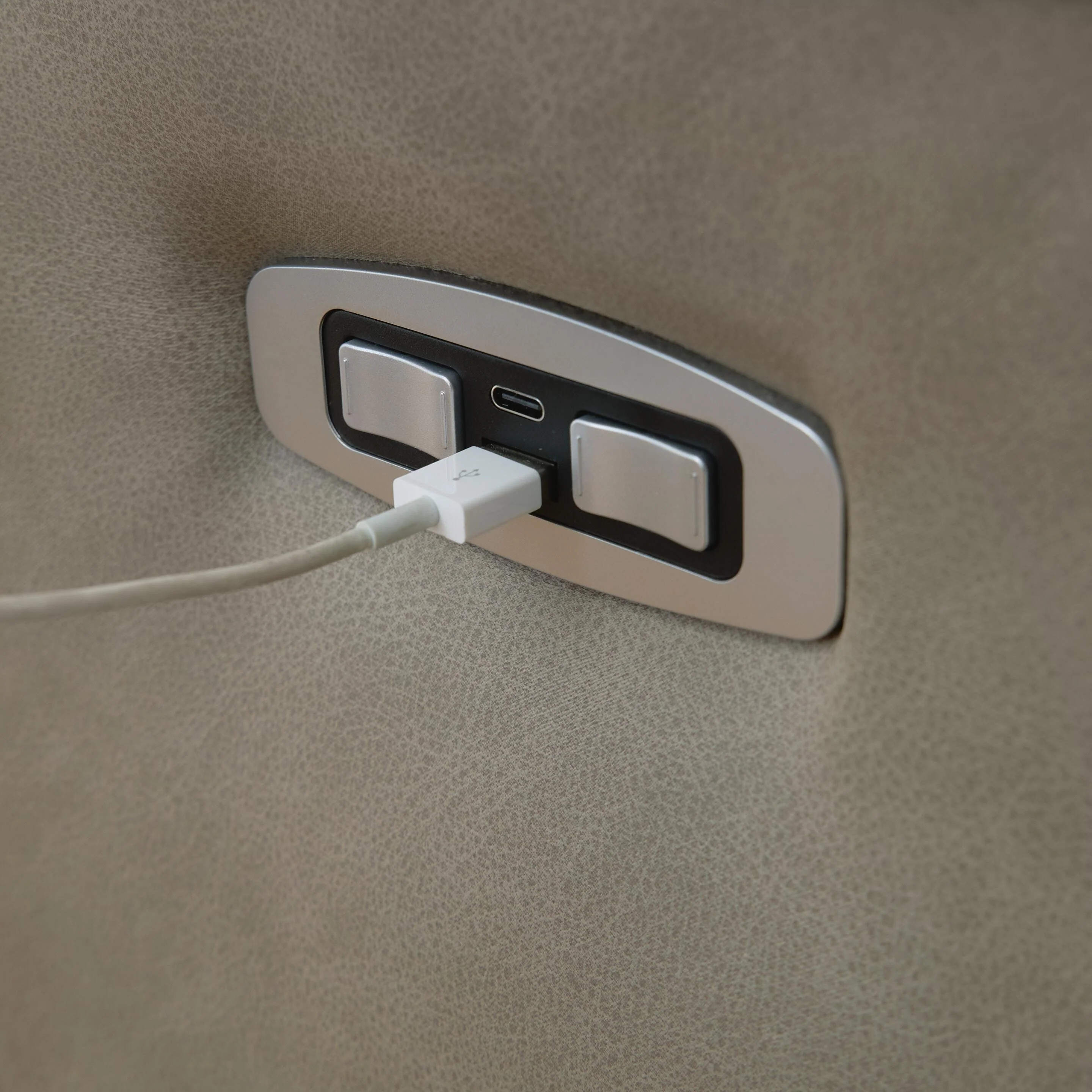 Narwhal Place Reclining Loveseat - Image 13