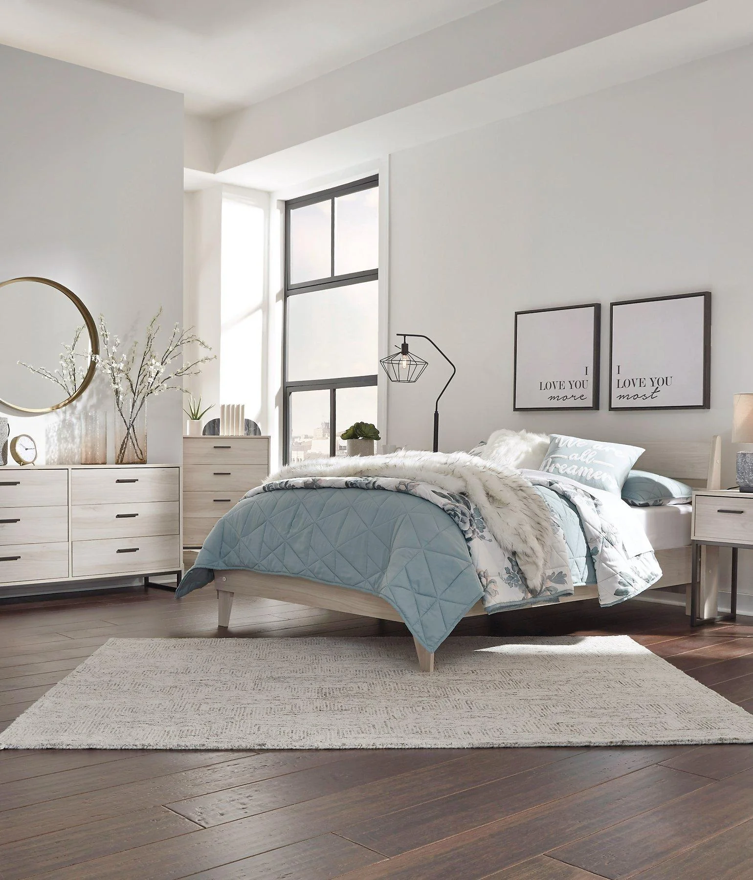 Socalle Panel Bed - Image 37