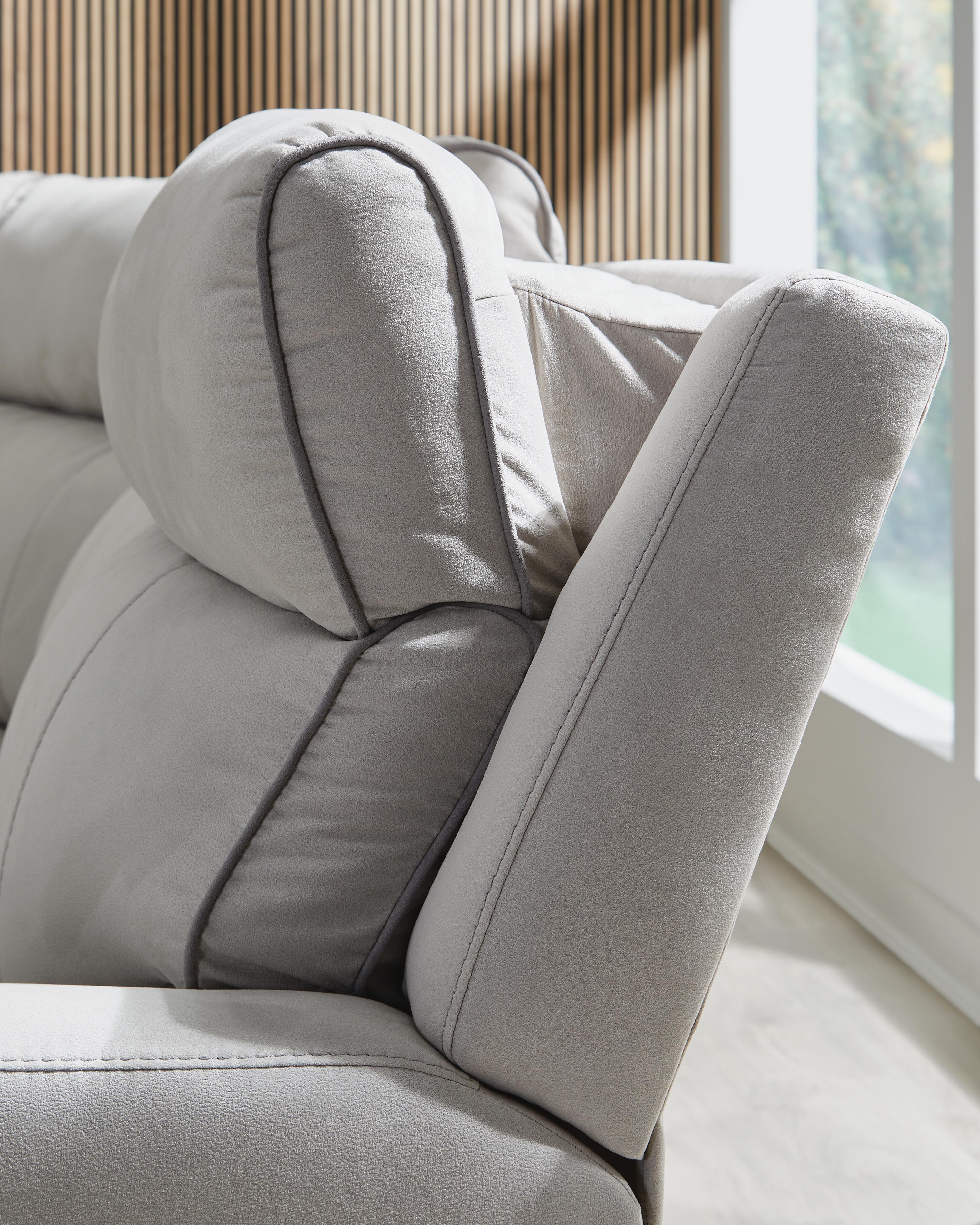 Social Pointe Reclining Sectional with Storage Console - Image 22