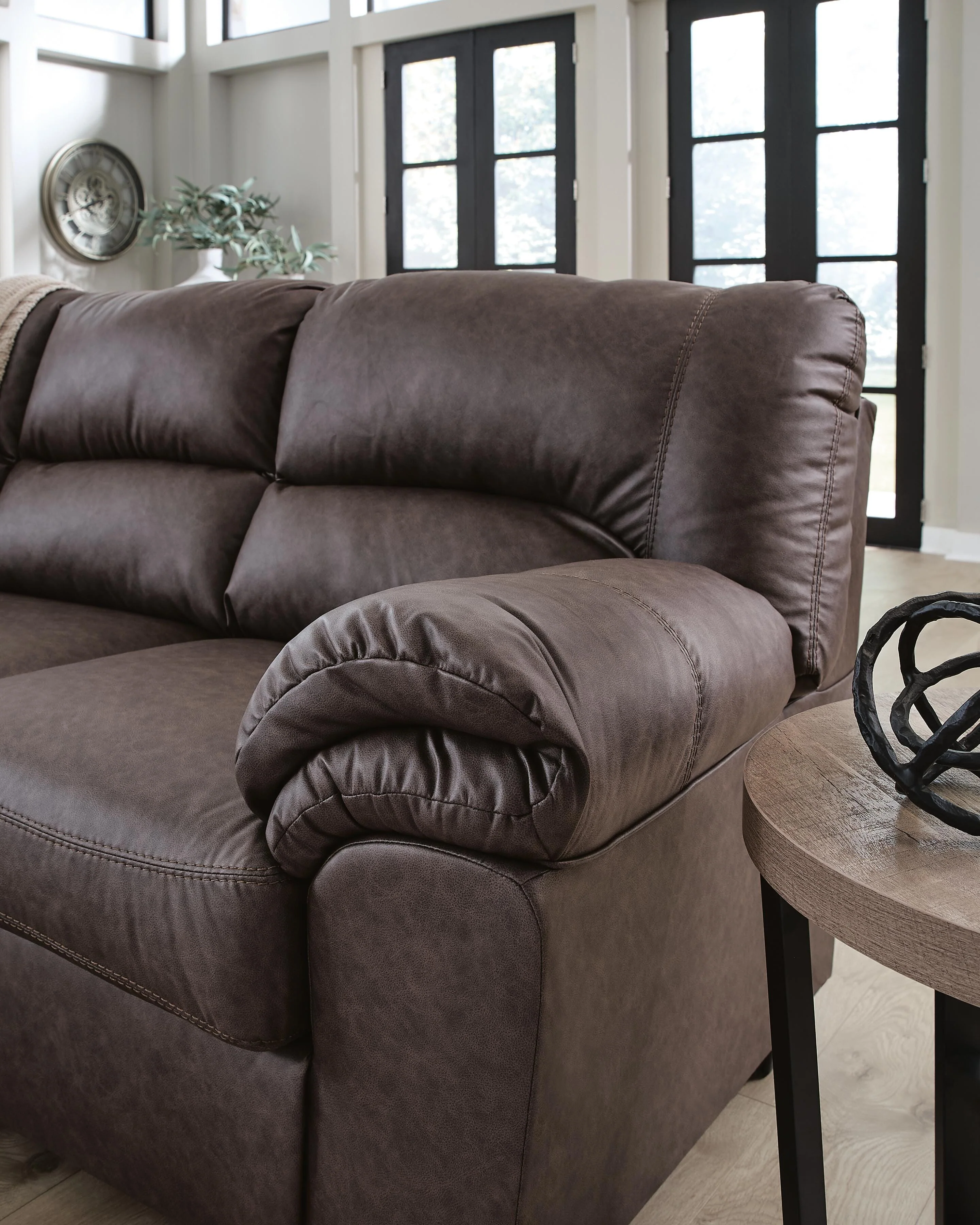 WillowBend Loveseat - Image 14